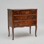 1021 2269 CHEST OF DRAWERS